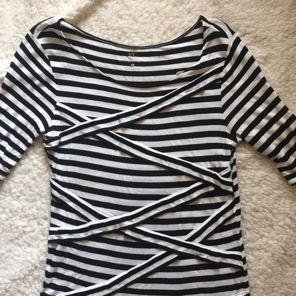 New York & Company striped cropped sleeve top - Picture 2 of 6